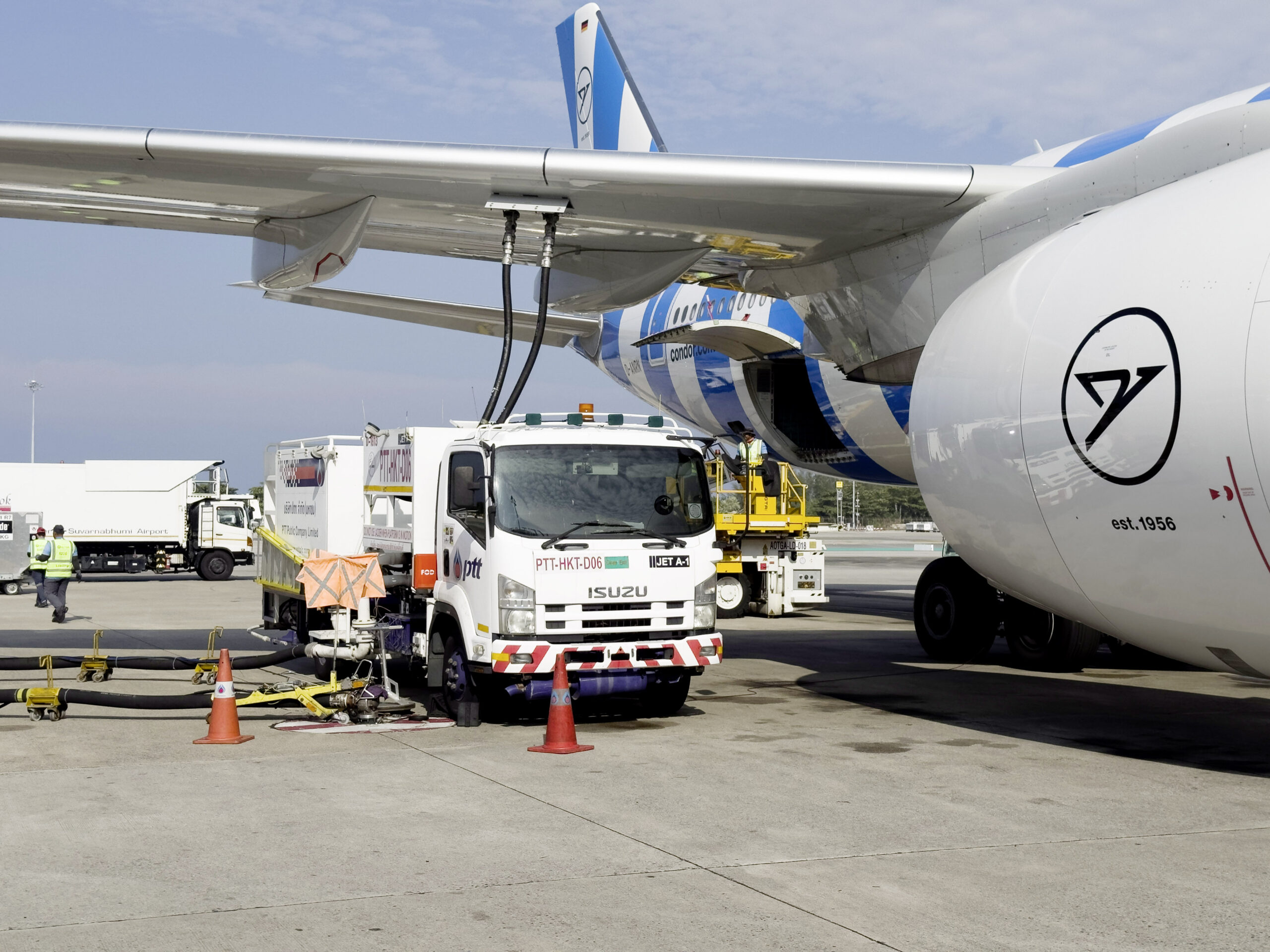 Condor tankt in Phuket 72 Tonnen Kerosin für den Flug nach Frankfurt. Bild: Dietmar Plath