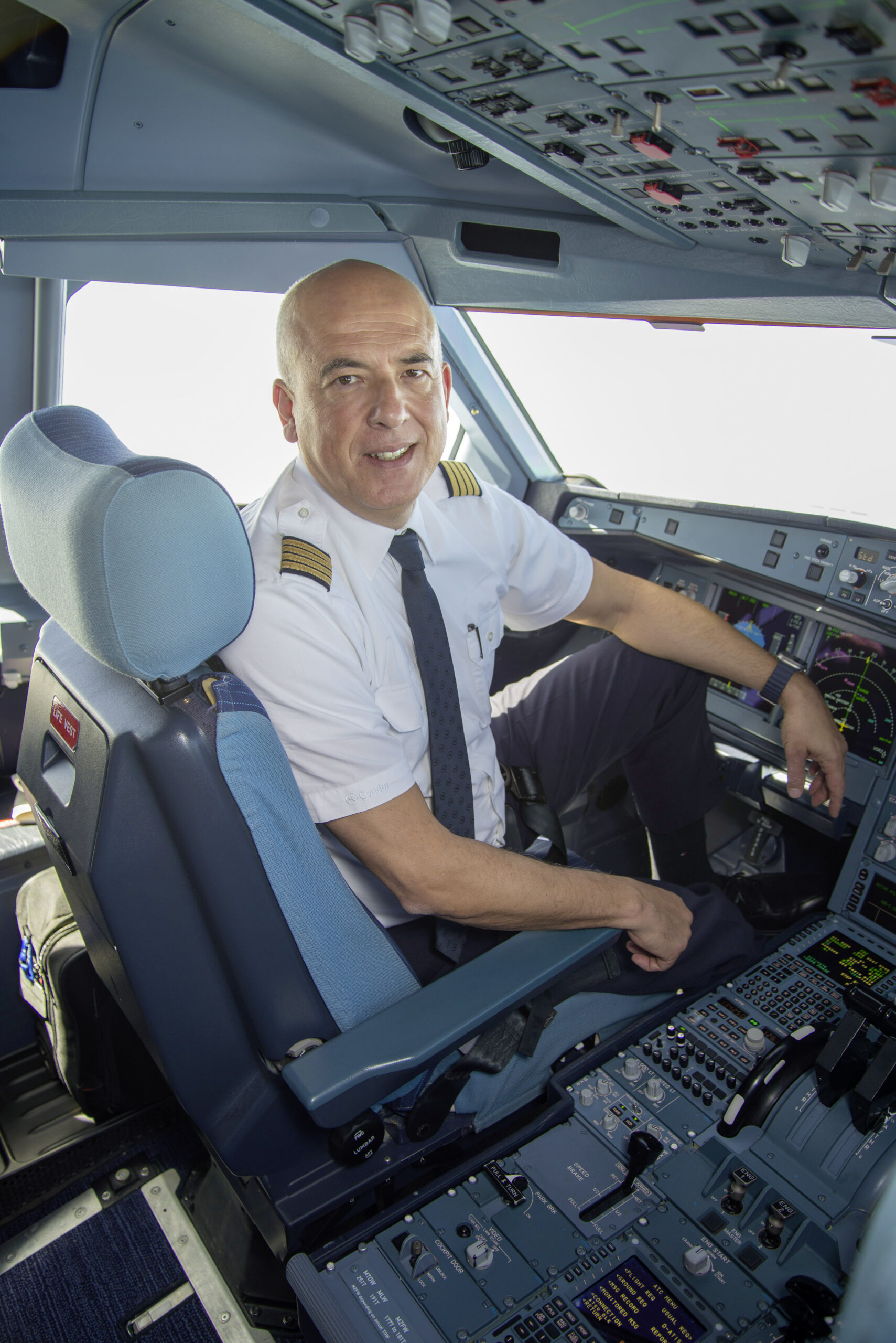 Murat Karaca ist auch Flottenchef und Check-Kapitän auf der A330. Bild: Dietmar Plath