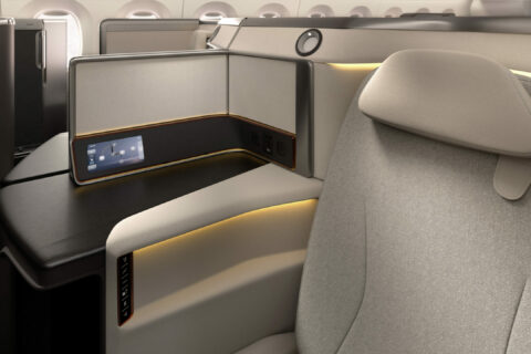 Recaro präsentierte auf der AIX 2025 verschiedene Modelle seines R7-Sitzes für die Business Class.