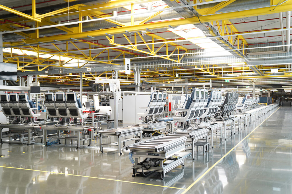 Recaro produziert Sitze für alle Klassen.
