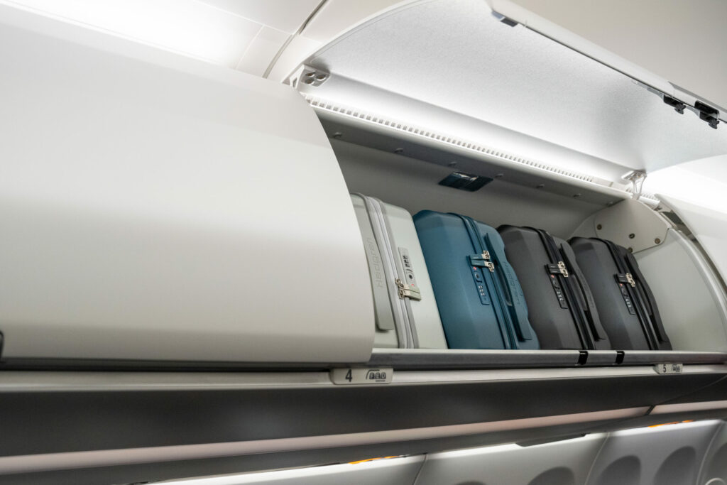größere Gepäckfächer das Boarding.