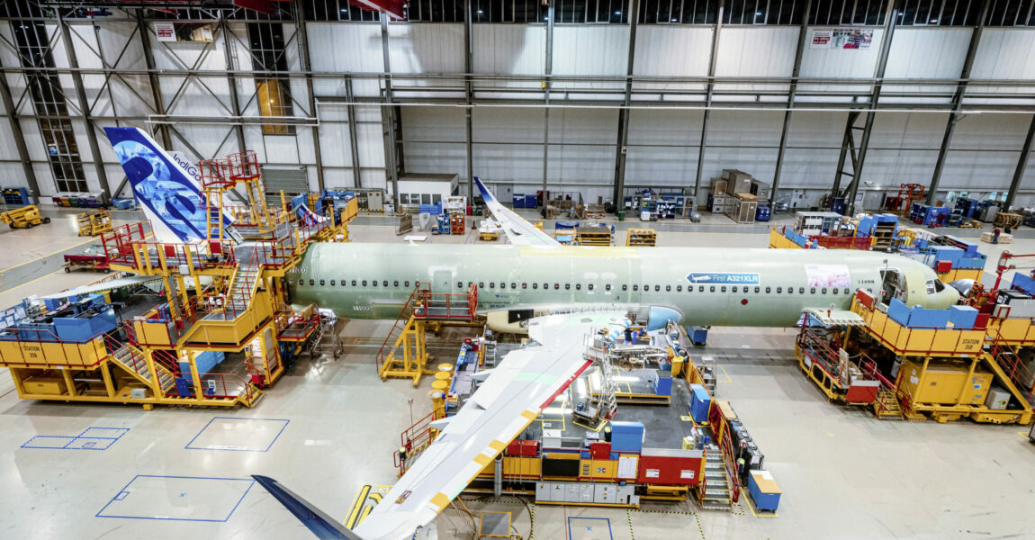 Künftig wird die Endmontage der A320-Familie in einen getakteten und einen modularen Abschnitt aufgeteilt. Der erste Abschnitt der Endmontage (Foto) wird weiterhin getaktet bleiben. 