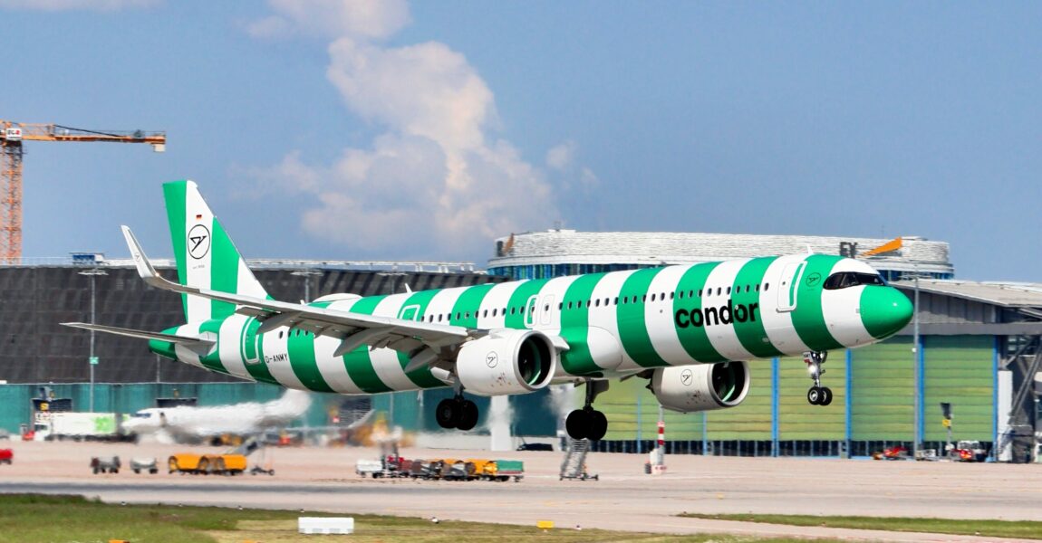 Laser-Attacken nehmen immer mehr zu: Eine Condor-Maschine beim Durchstarten in Stuttgart (Symbolfoto).