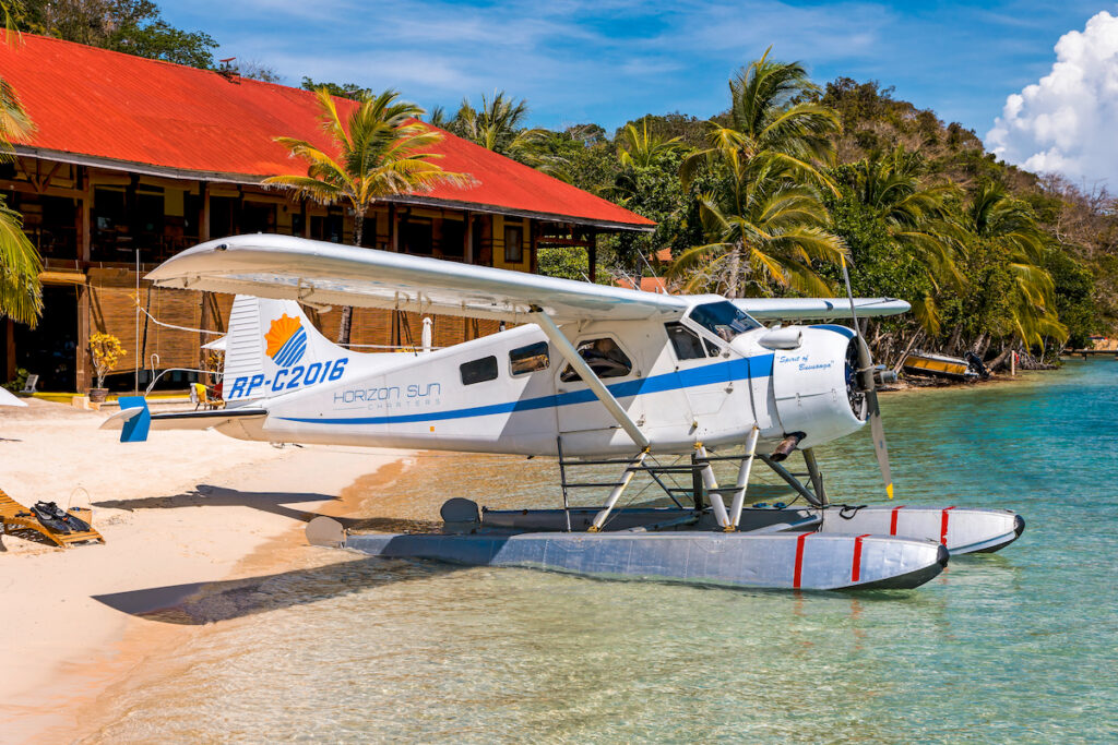 Wasserflugzeug am Strand