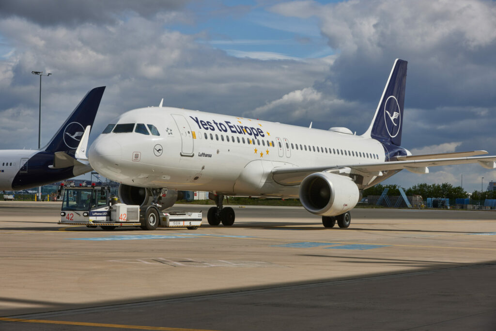Ein Airbus A320 mit der Kennung D-AIUC der Lufthansa.
