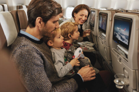 Beim Thema Kindersitze gibt es unterschiedliche Regelungen je Airline.