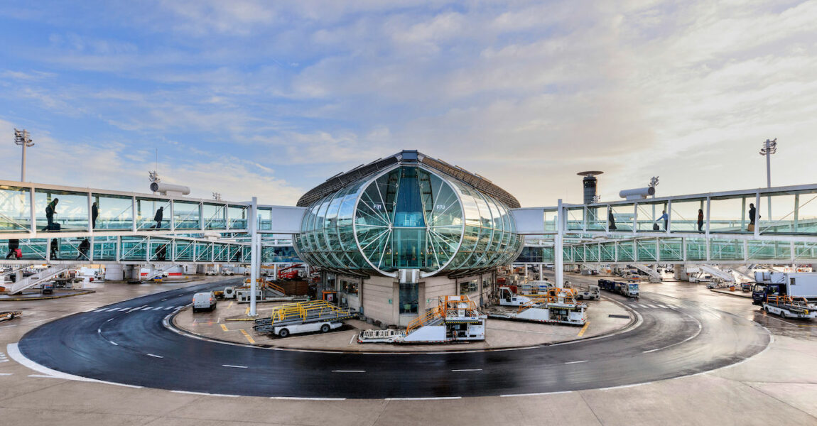 Das Terminal 2F am Flughafen Paris Charles de Gaulle. Wer einen Flug von einem anderen Abfertigungsgebäude erreichen muss, wird jetzt effizient unterstützt.