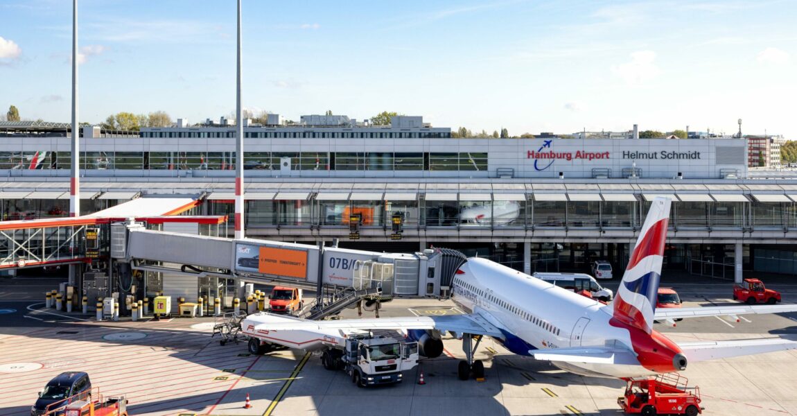 Aktuell können Flugzeuge am Flughafen Hamburg nicht betankt werden. Grund des Kerosin-Lieferengpasses ist eine unvorhergesehene Störung in der Raffinerie Heide.