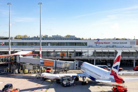 Aktuell können Flugzeuge am Flughafen Hamburg nicht betankt werden. Grund des Kerosin-Lieferengpasses ist eine unvorhergesehene Störung in der Raffinerie Heide.