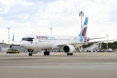 Die neue Lackierung steht als Sinnbild für die Bedeutung von Eurowings als Urlaubsflieger.