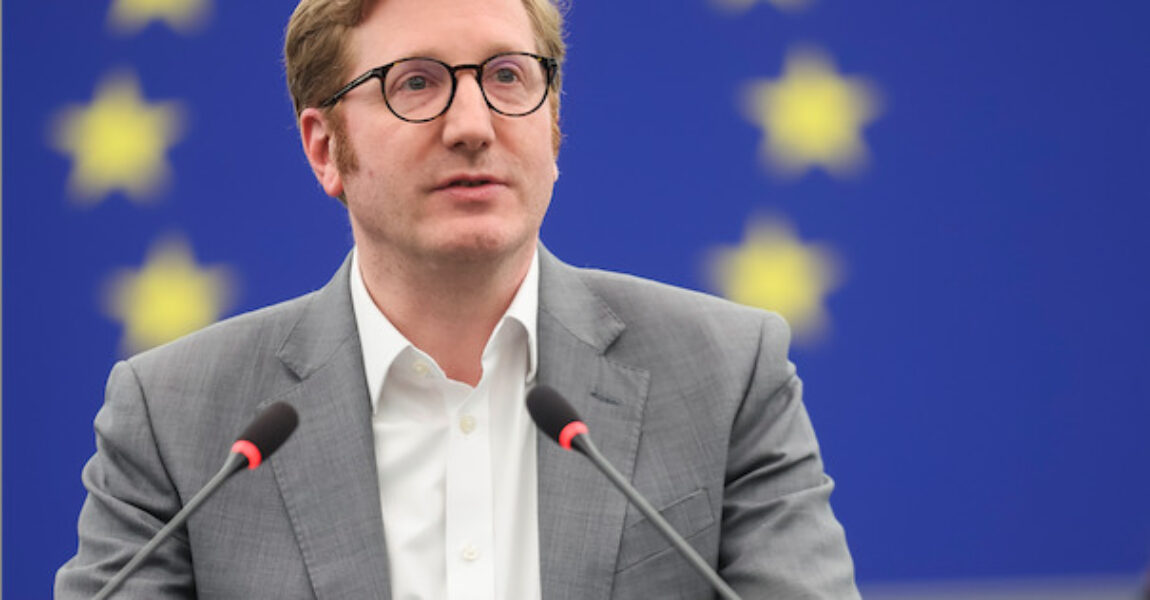 Jan-Christoph Oetjen sitzt für die FDP im Europäischen Parlament und arbeitet unter anderem intensiv in der Verkehrspolitik mit.