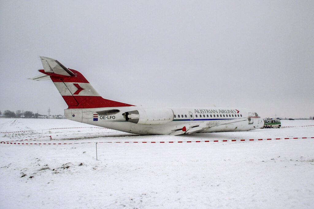Fokker 70 der Austrian musste nahe München notlanden.