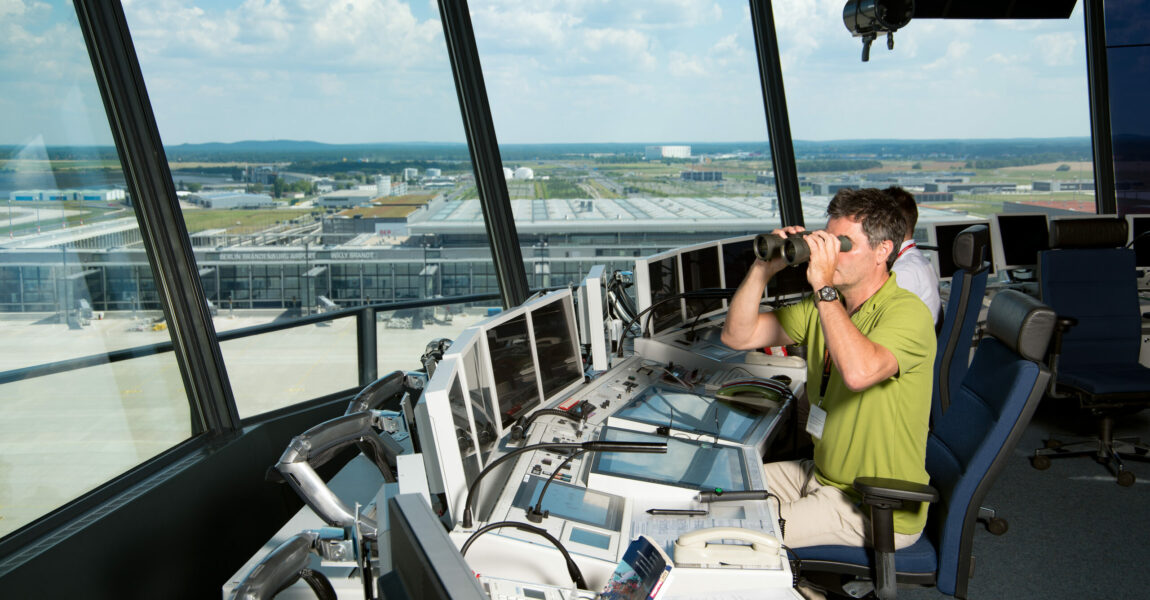 Neben der Fluglotsenausbildung bietet die DFS ein breites Spektrum an weiteren Karrieremöglichkeiten.