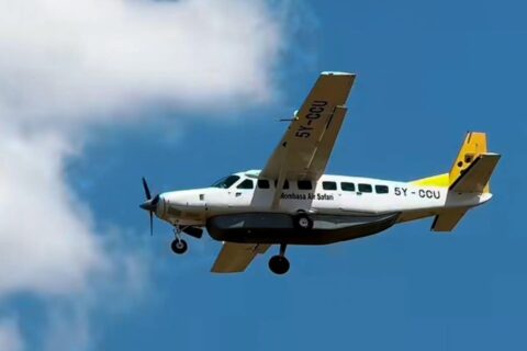 Eine Cessna 208 B „Grand Caravan“ der Mombasa Air Safari am Boden. Eine Maschine dieses Typs stürzte am 28. Oktober 2025 in Kenia ab, dabei kamen elf Menschen ums Leben.