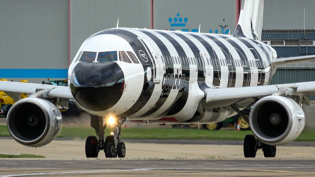 Im britischen Norwich hat der Airbus A320 von Condor eine neue Lackierung erhalten.