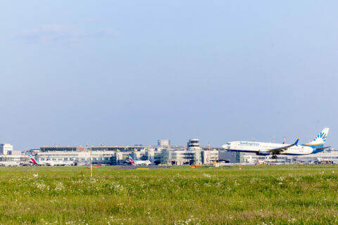 Der Flughafen Düsseldorf war im Sommer bereits deutlich besser ausgelastet. Doch sein Vor-Pandemie-Niveau hat der Verkehr vor Ort noch nicht erreicht.