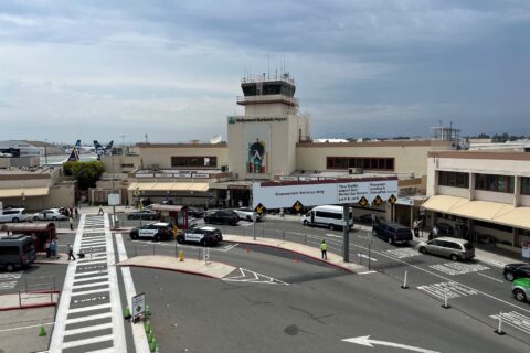 Der Tower am Flughafen Burbank musste zeitweise schließen, weil kein einziger Fluglotse verfügbar war.