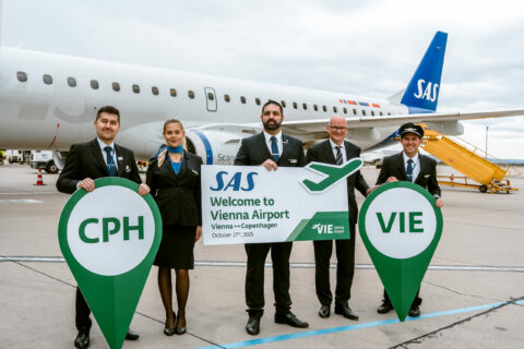 Julian Jäger (2. v.l.) Vorstand der Flughafen Wien AG, begrüßte die Crew von SAS bei der Erstlandung in Wien.