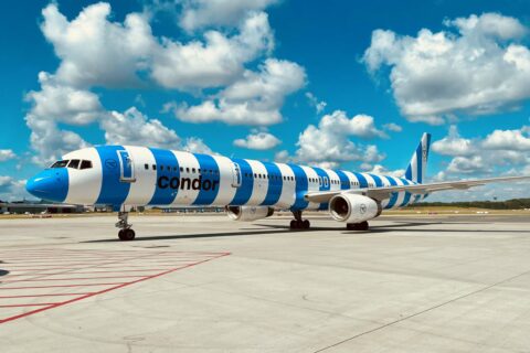 Die Boeing 757-300 ist bei Condor bereits Geschichte, jedoch nicht der markante Streifenlook.