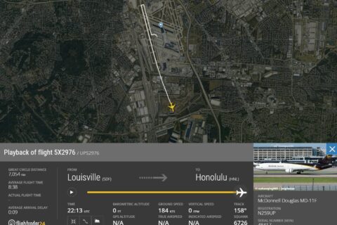 Die Maschine stürzte einen Kilometer nach der Startbahn ab.