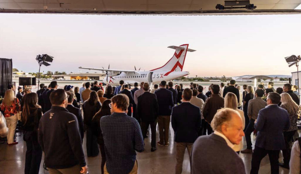 JSX präsentiert ihre erste ATR 72-600 in den USA.