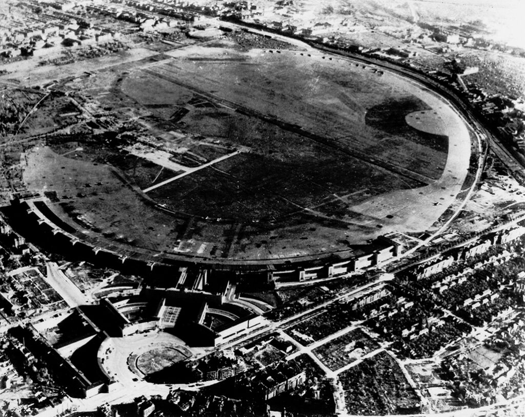 Flughafen Tempelhof, 1945