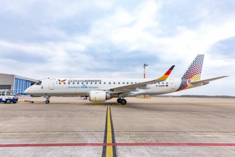 Embraer E190.