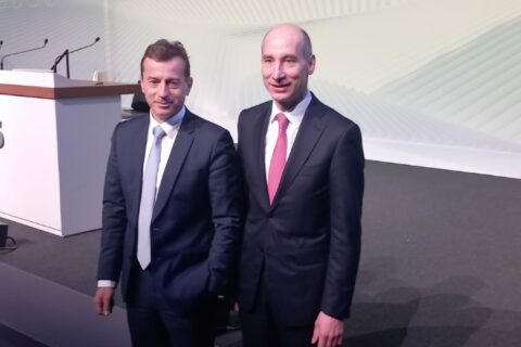 Links Airbus CEO Guillaume Faury, rechts CFO Thomas Toepfer.