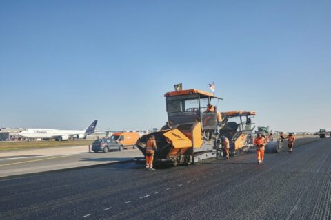 Sanierung der Centerbahn am Flughafen Frankfurt.