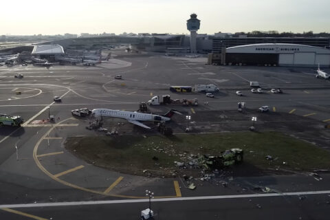 Wrack der Bombardier CRJ 900 aus der Luft.