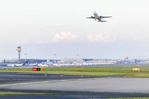 Blick aufs Terminal am Flughafen Düsseldorf.