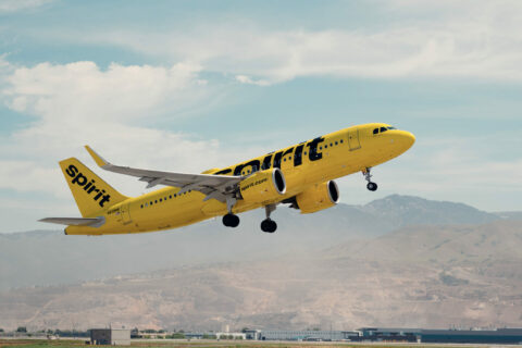 Der Preissprung beim Kerosin durch den Iran-Krieg stellt den Sanierungsplan bei Spirit Airlines infrage.