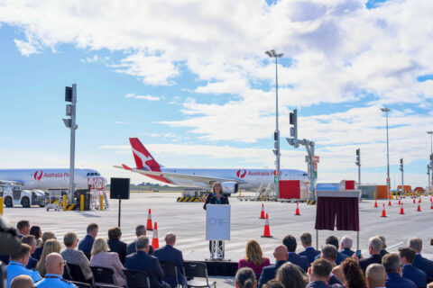 Der offiziellen Inbetriebnahme des Frachtbereichs am Western Sydney Airport wohnten auch Jets der Australia Post bei.