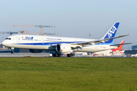 Flugzeug von ANA (fliegt nach Wien)
