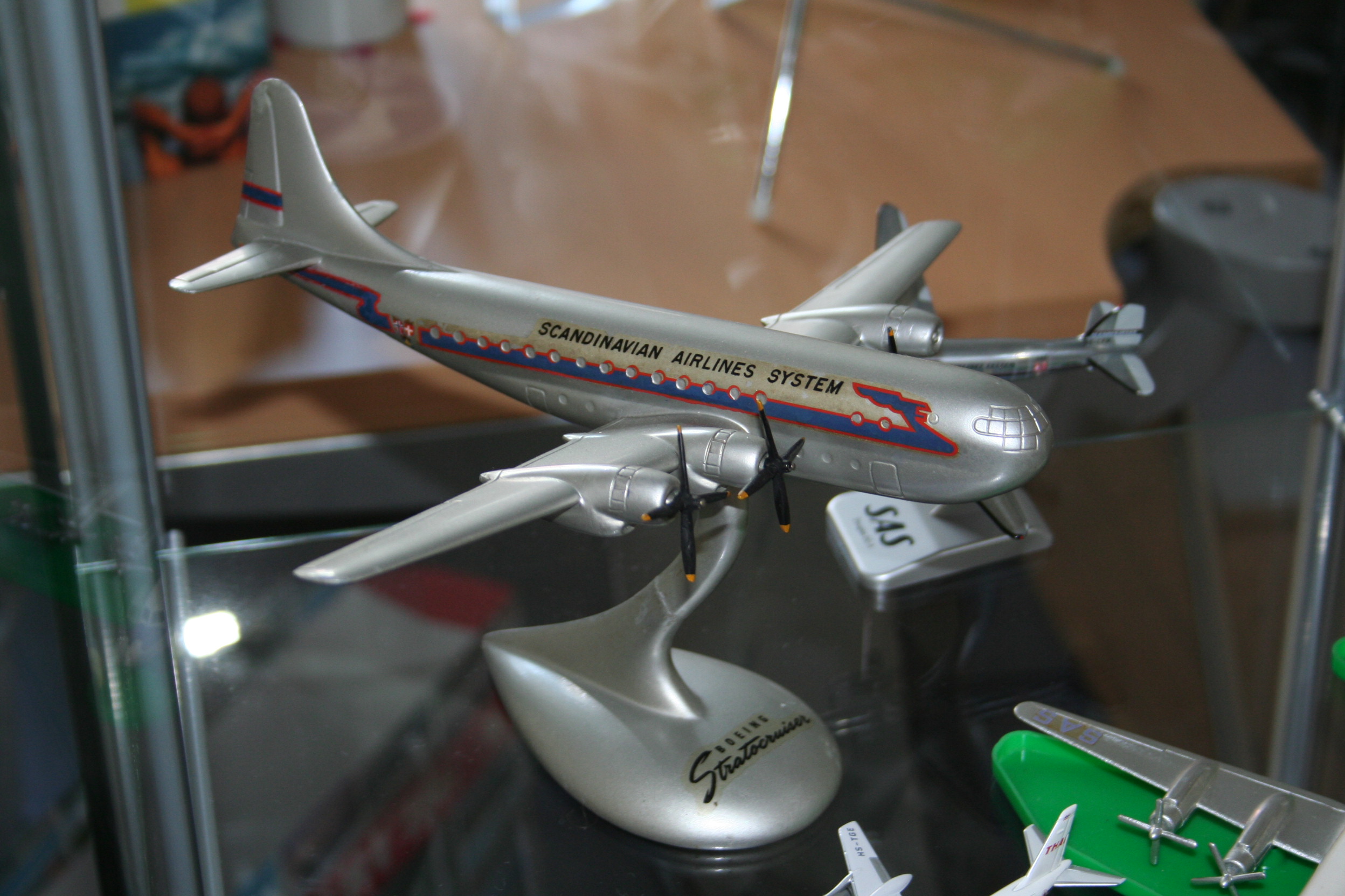 Boeing 377, SAS Modell