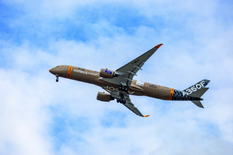 Erstflug der A350F.