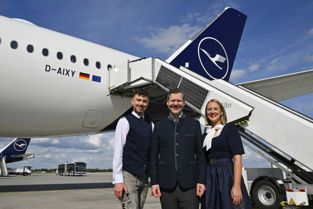 Lufthansa Tracht